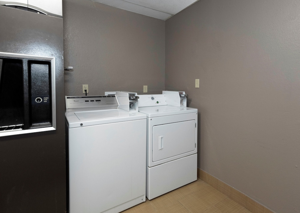 Red Roof Inn PLUS Huntsville - photo 38