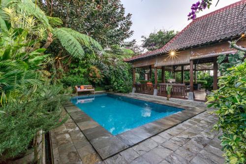 Villa Mulyono — 4-Star Luxury Hotel in Batu, Indonesia