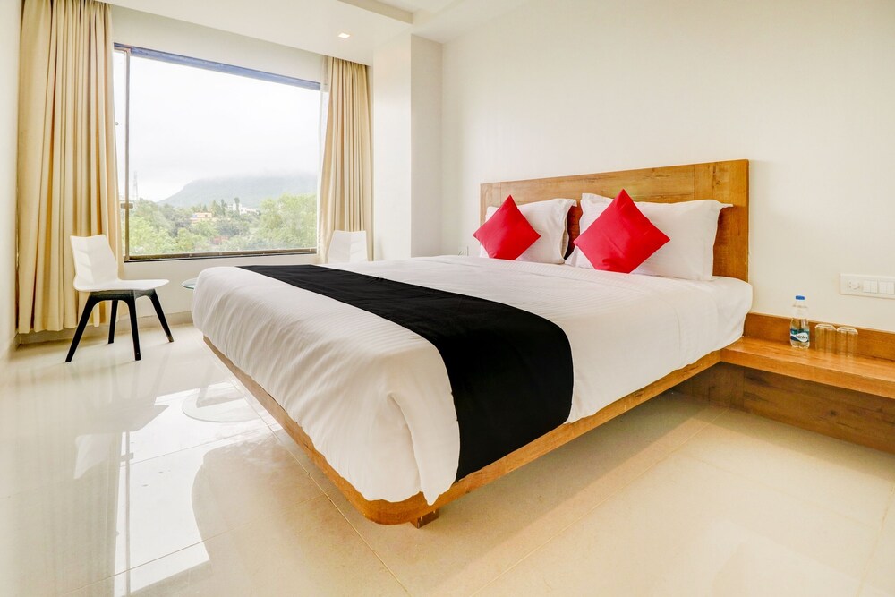 Capital O 47631 Hotel The Orange Flag in Aurangabad, India