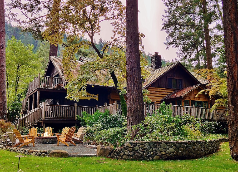 Weasku Inn - carbon neutral hotel in Grants Pass