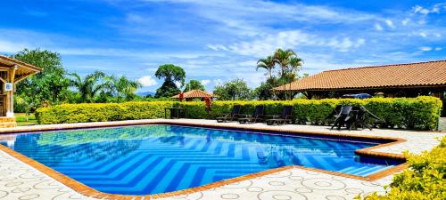 Hotel Campestre Cafe Tropical — Quimbaya