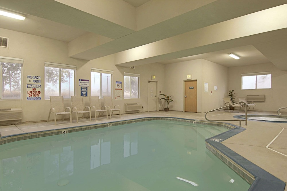 Holiday Inn Express Redding North by IHG - photo 29
