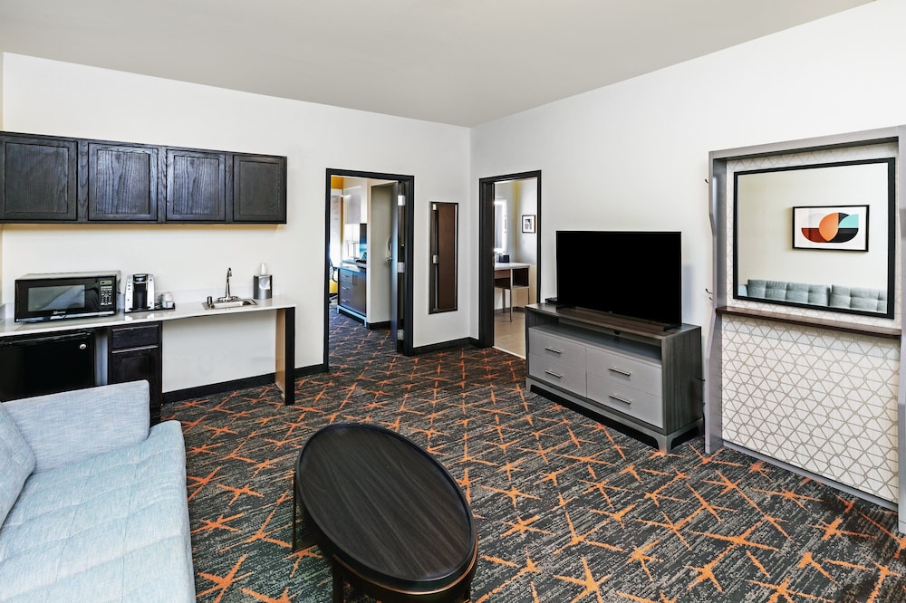 Holiday Inn Hotel & Suites Tulsa South by IHG - photo 11