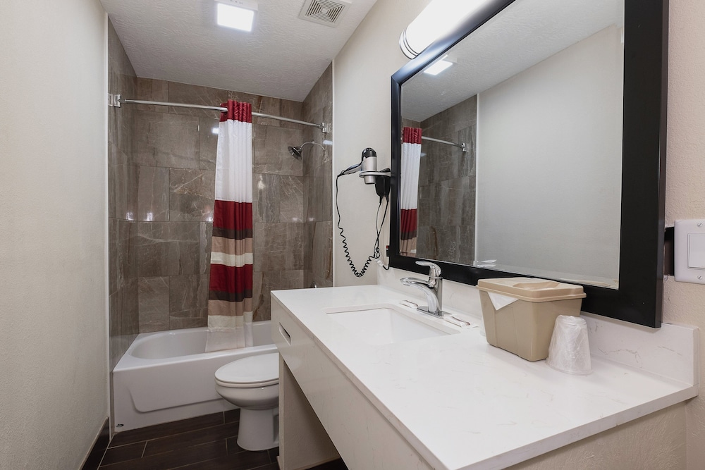 Red Roof Inn Starkville University - photo 24