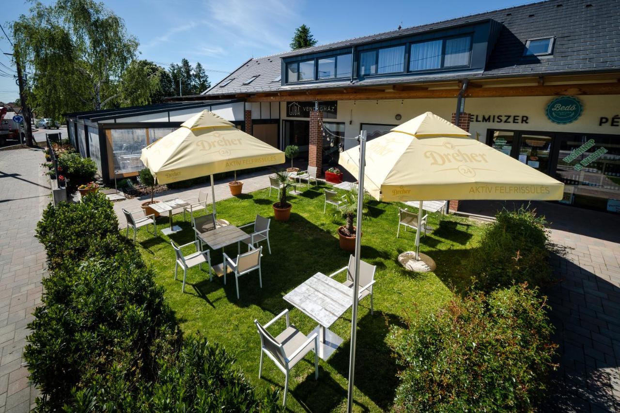 Pipacs Panír & Grill Garden Vendégház — hotel in Gyorujbarat