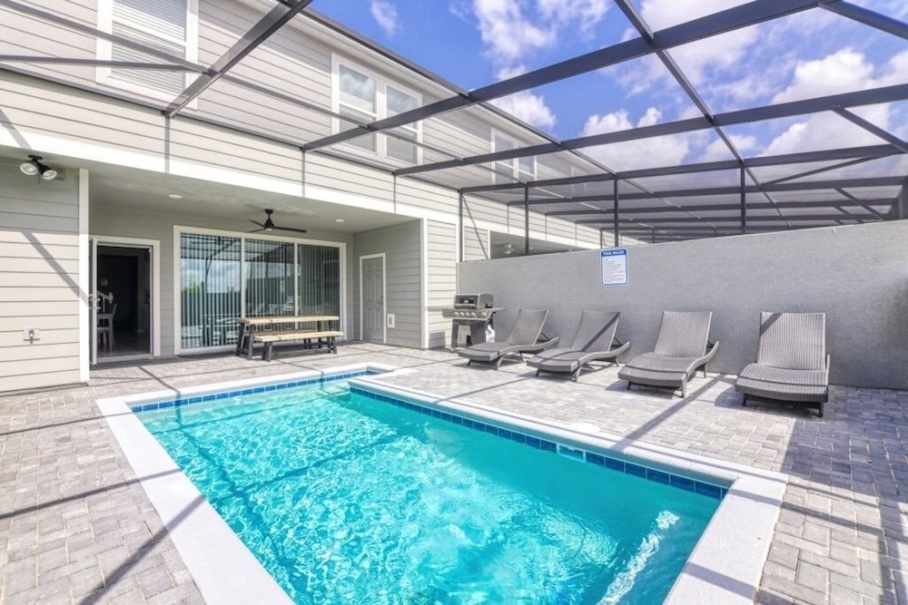 Daniel's Townhome Getaway At Windsor Island Resort 5 Bedroom Townhouse by Redawning Davenport - photo 16