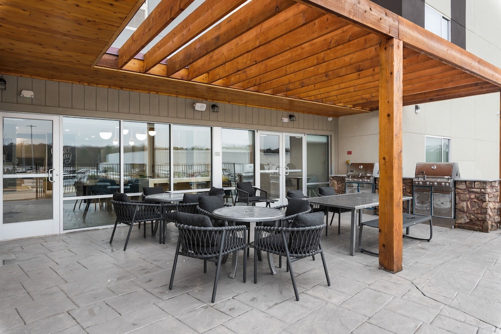 Towneplace Suites By Marriott White Hall - photo 43