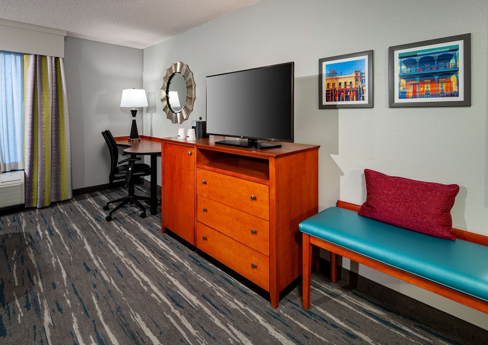 Hampton Inn & Suites Mobile I 65@ Airport Blvd - photo 20