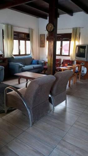 Lindo Sitio Com Area De Lazer Completa — Bom Jardim