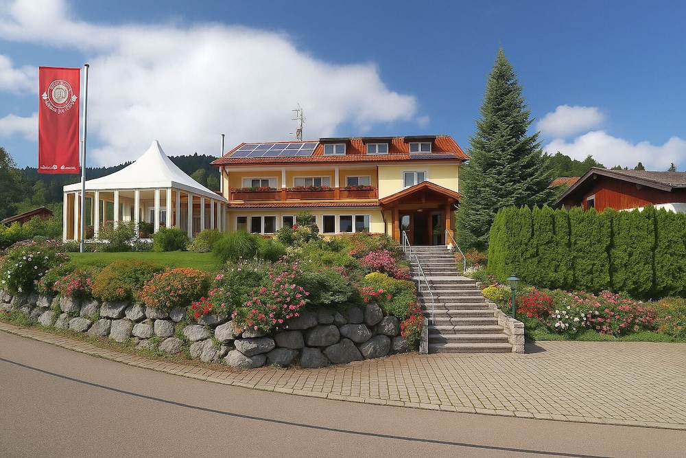 Hotel JMS Holiday Allgäu — hotel in Oberreute