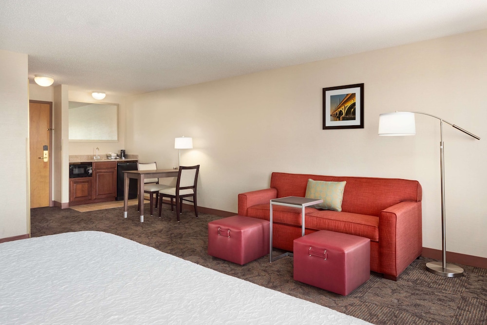 Hampton Inn & Suites Detroit Sterling Heights - photo 10
