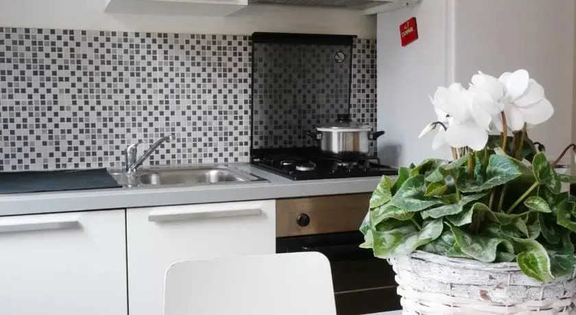 Suite Sanzio 14 vicino a Fiera Milano City e Stadio — 4-Star Luxury Hotel in Milan, Italy