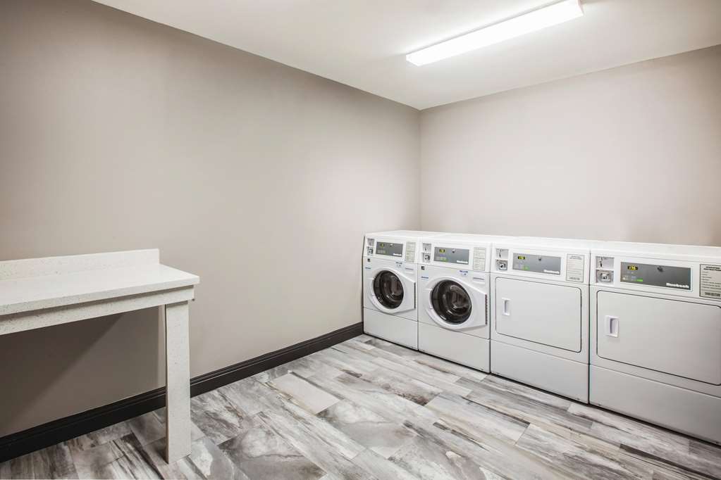 La Quinta Inn & Suites by Wyndham Baton Rouge Port Allen - photo 32