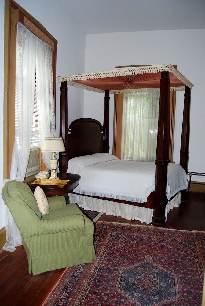 Glenfield Plantation Historic Antebellum Bed and Breakfast - photo 13