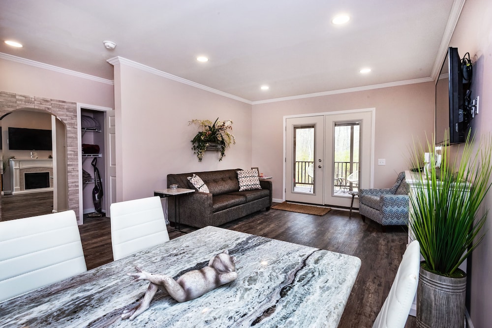 Swan Lake Resort Rentals - photo 99