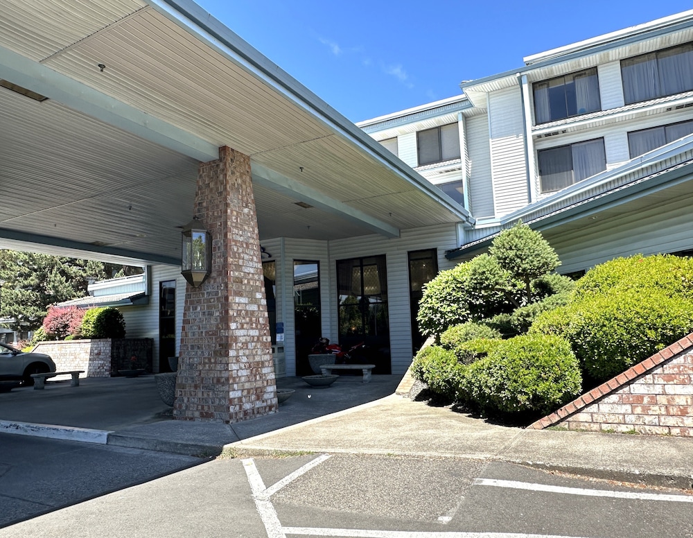 Sojourn Suites Portland Airport - photo 24