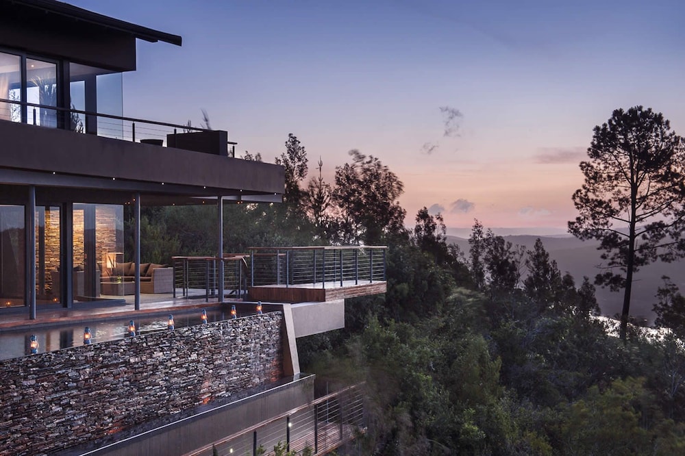 The Edge House — 4-Star Luxury Hotel in Knysna, South Africa