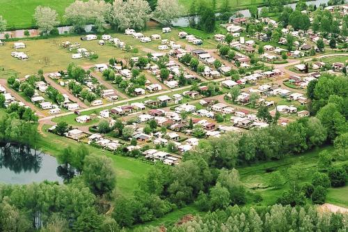 Camping Resort Rülzheim — hotel in Ruelzheim