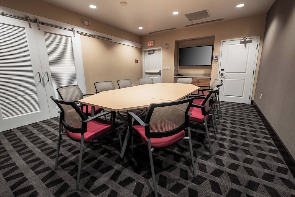 TownePlace Suites Toledo Oregon - photo 37