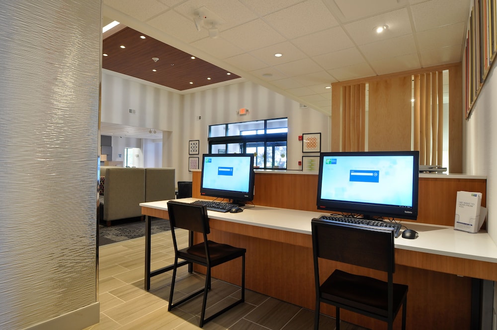 Holiday Inn Express Quantico Stafford by IHG - photo 29