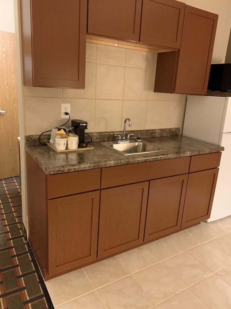 Super 8 by Wyndham Valparaiso - photo 16