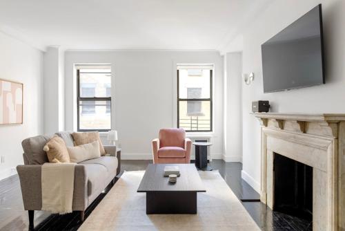Midtown 2br w roofdeck doorman nr Central Park NYC 1247 — 4-Star Luxury Hotel in New York City, United States
