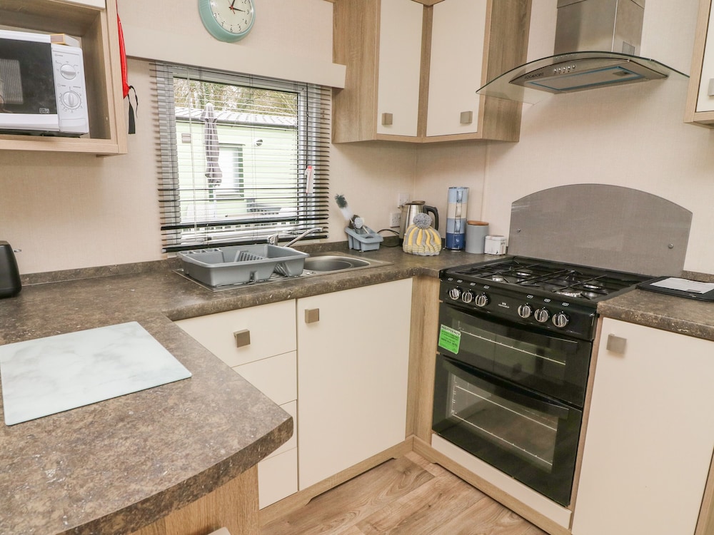 12A Borwick Lakes — Carnforth — photo 4