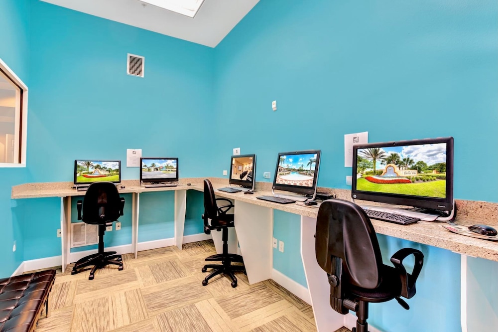 8BR Resort Home with Games Room and BBQ - photo 39