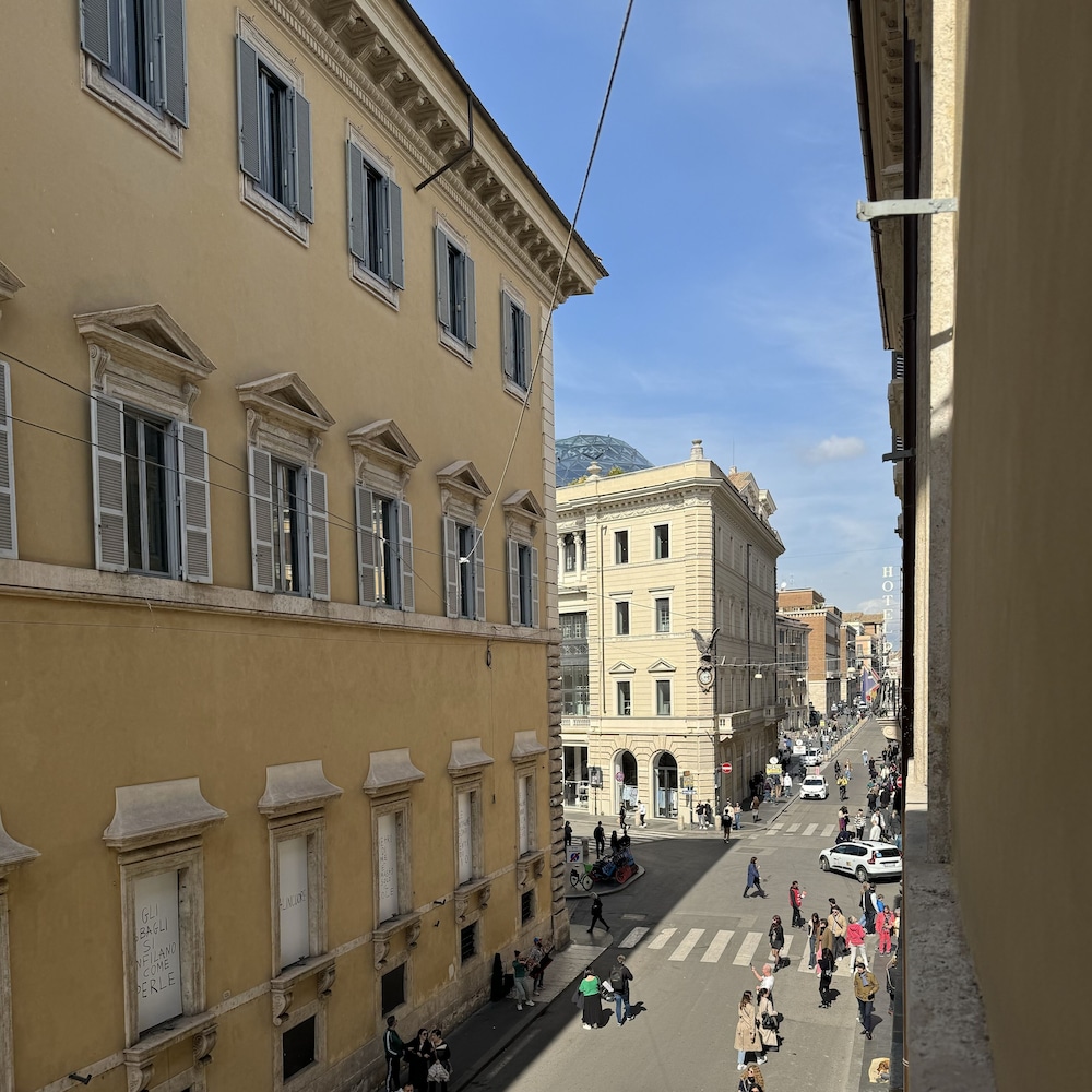Goldoni 47 — Rome — photo 5