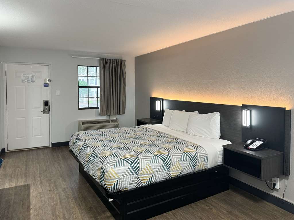 Studio 6 Extended Stay Huntsville AL University Drive - photo 13