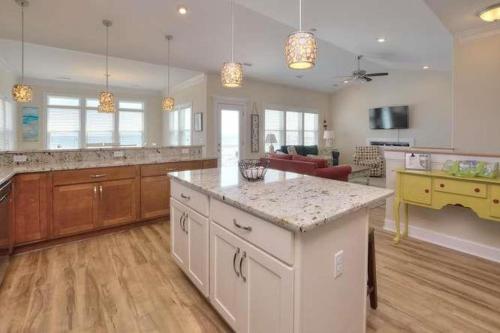 1 Coastal Escape - photo 9