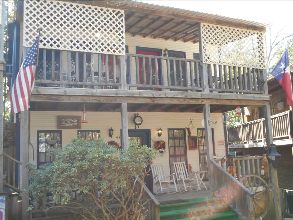 Bluebonnet Inn - photo 7