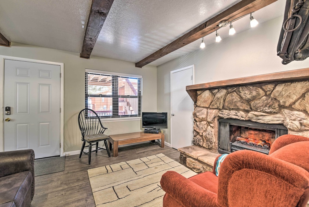 Angel Fire Condo with Fireplace Less Than 1 Mi to Ski Resort - photo 7