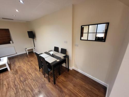 Great Apartment Next To Tooting Bec Tube Station — 4-Star Luxury Hotel in London, United Kingdom