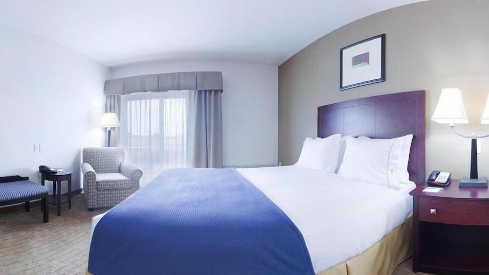 Holiday Inn Express & Suites Antigo by IHG - photo 14