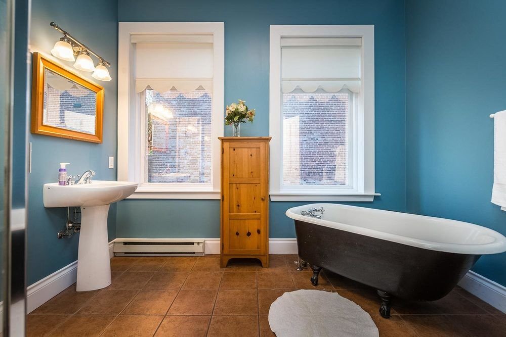 Isabella Suites in Victoria, Canada