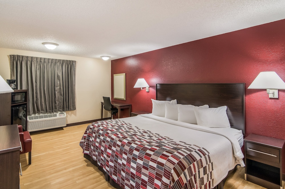 Red Roof Inn & Suites Pensacola East Milton - photo 22