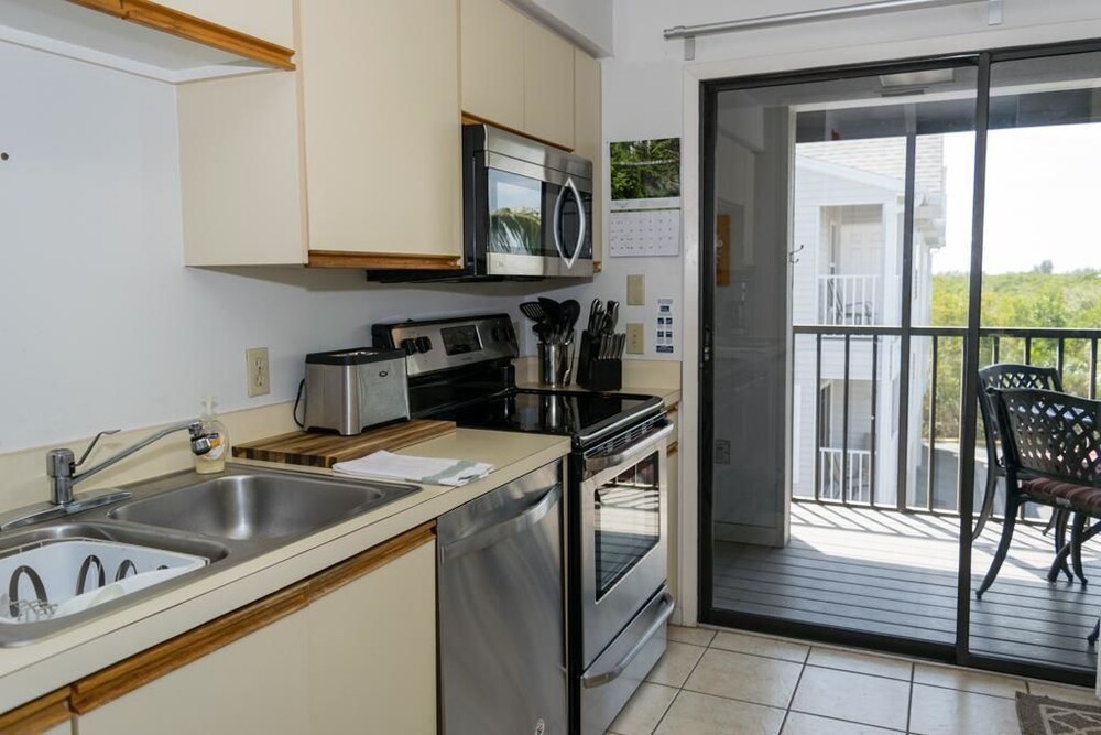 Cove at Sandy Pointe Unit 202a - photo 19