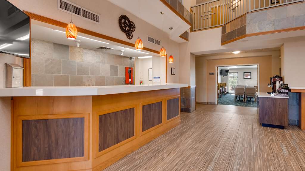 Best Western Plus Gateway Inn & Suites - photo 11