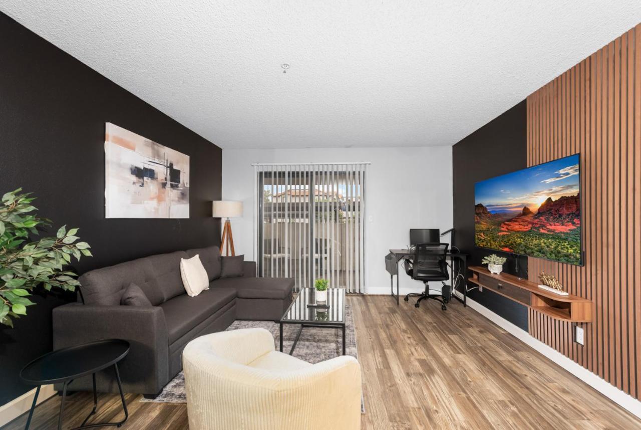Tempe Hideaway Luxe Amenities Parking — 4-Star Luxury Hotel in Tempe, United States