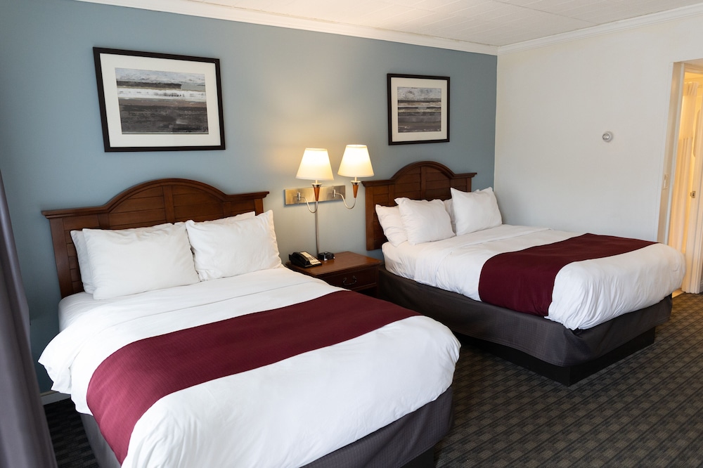 Weathervane Terrace Inn and Suites in Charlevoix, United States