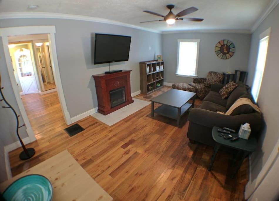 Harper Two Bedroom House in Historic Loveland — 4-Star Luxury Hotel in Loveland, United States