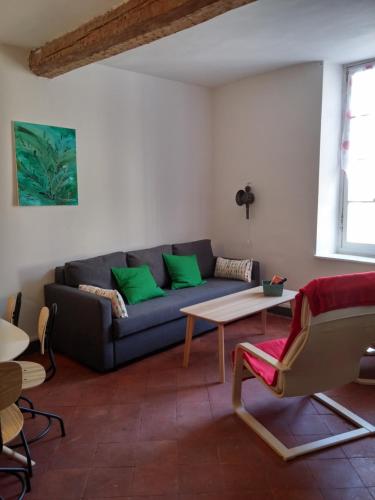 Appartements Cote Pont Vieux Self Check In — 4-Star Luxury Hotel in Carcassonne, France