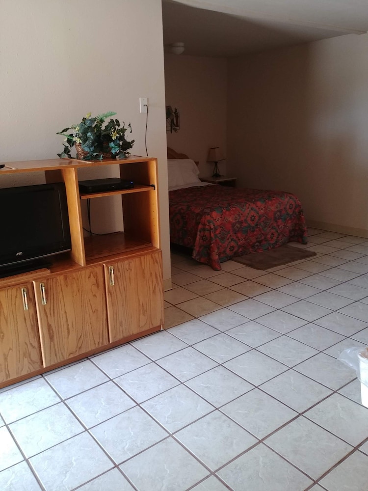 Cactus Inn - photo 15