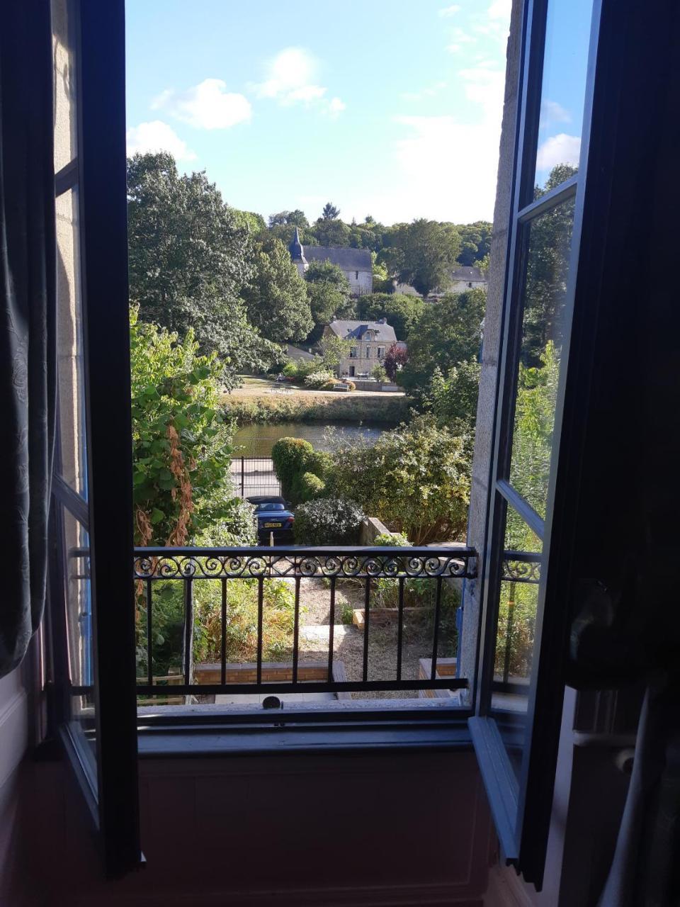 Chez Dizjon a Stunning Canalside Property in Josselin, France