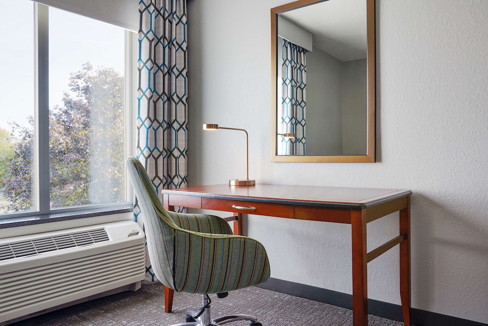 Hilton Garden Inn Allentown West - photo 11