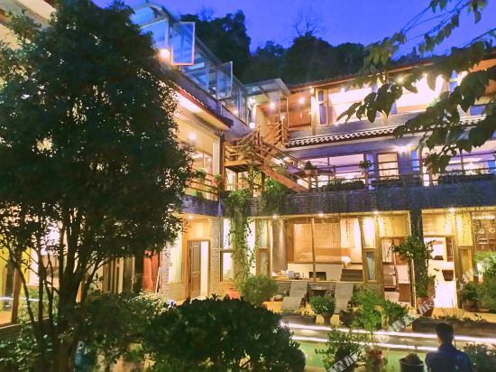 Fengrusong Inn - last minute hotel in Lijiang