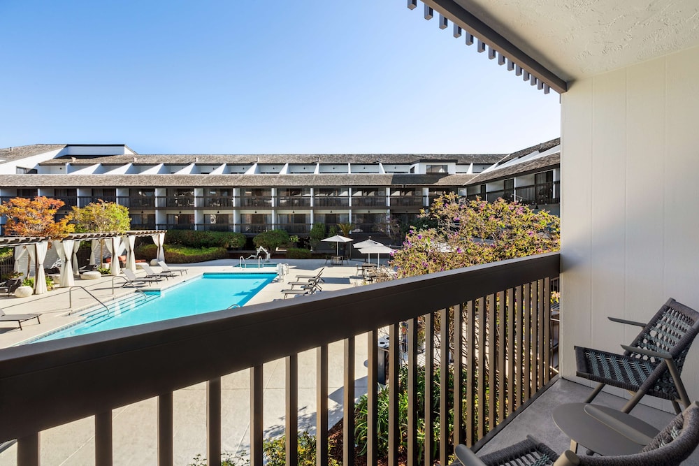 Hilton Garden Inn Monterey - photo 42