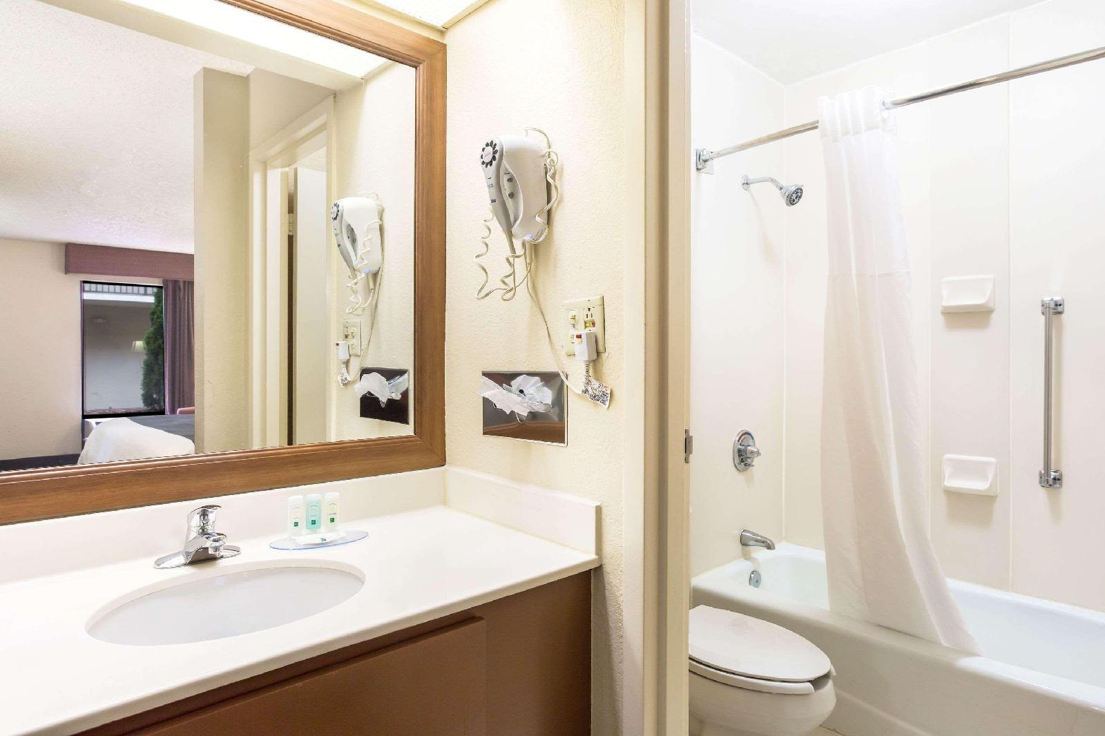 Quality Inn Hamilton Place - photo 29