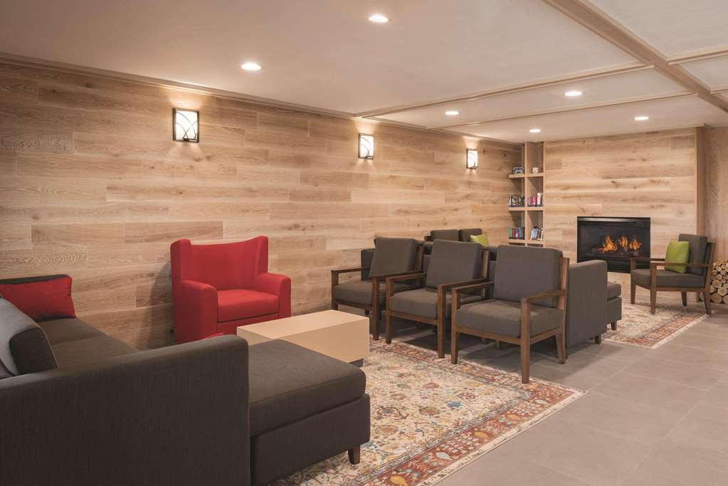 Country Inn & Suites by Radisson Pella IA - photo 4